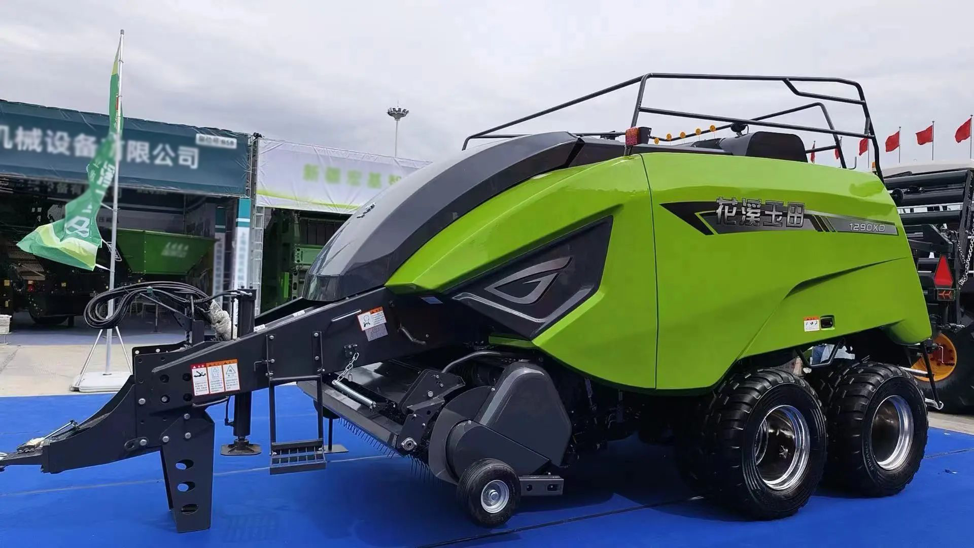 Huaxi Technology Balers at Xinjiang Agricultural Machinery Exhibition